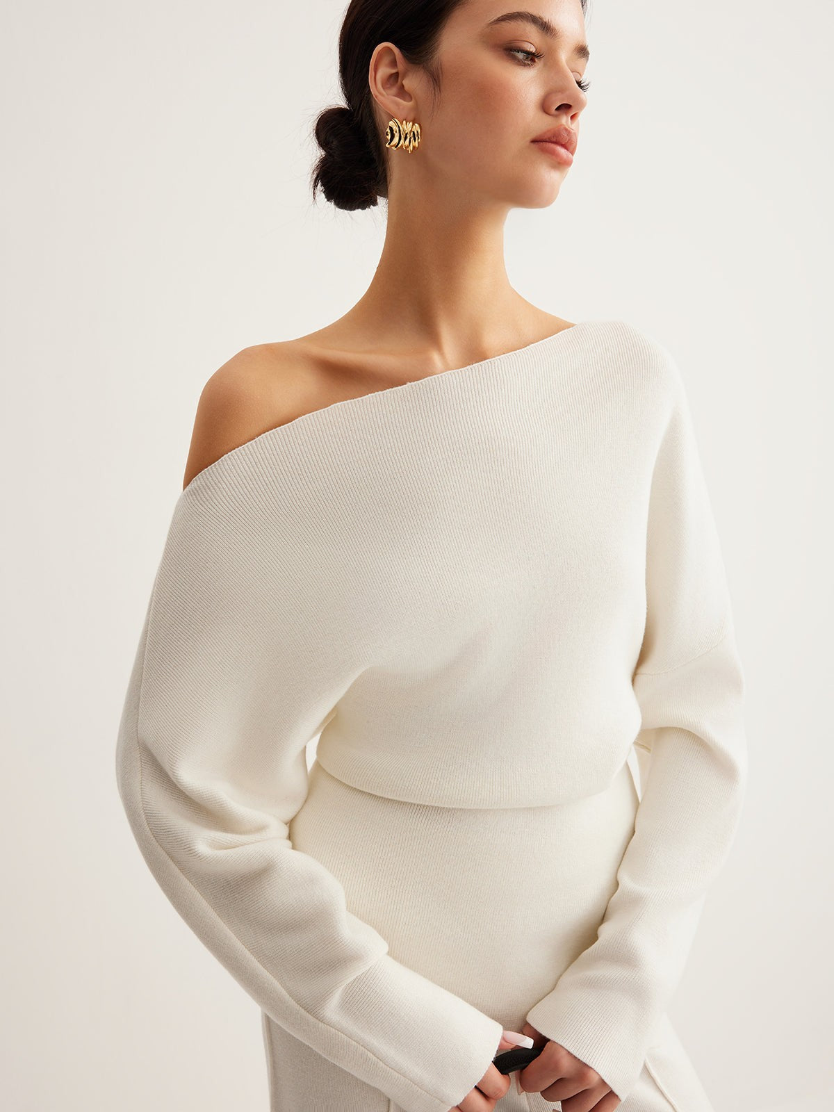 Merino wool one-shoulder jumper
