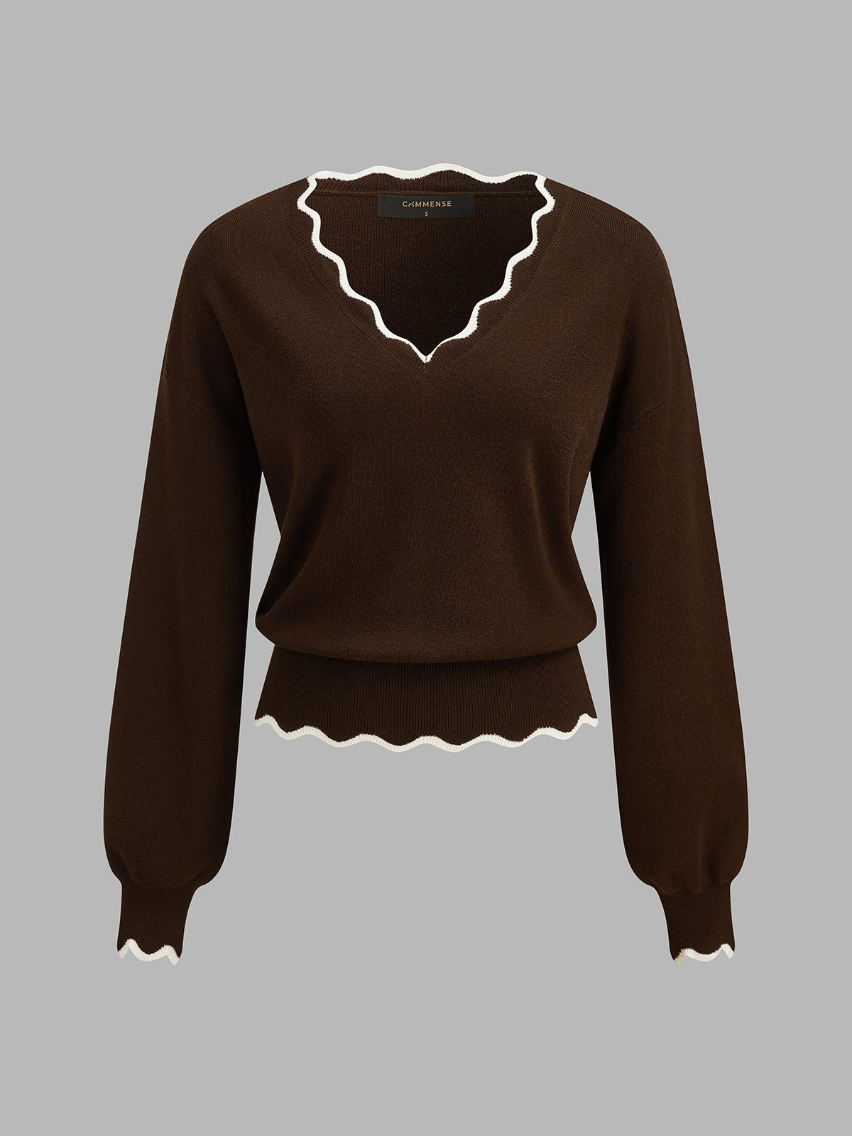Scallop trim v-neck jumper