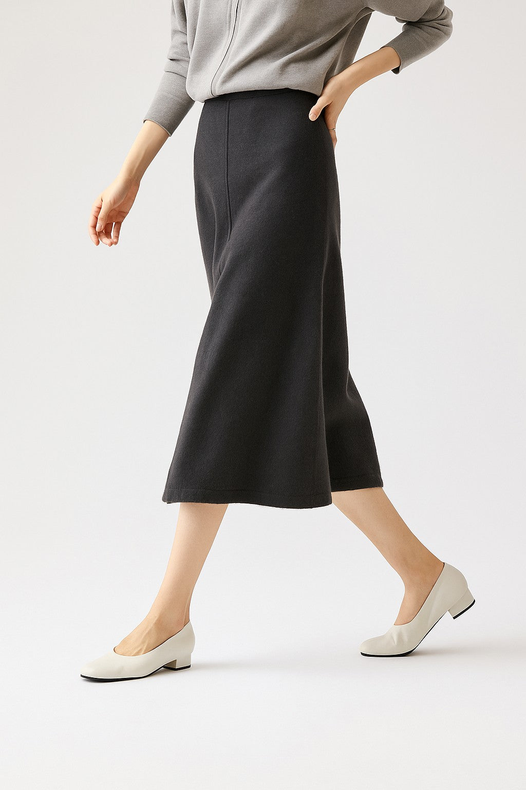 Gray wool knit midi skirt