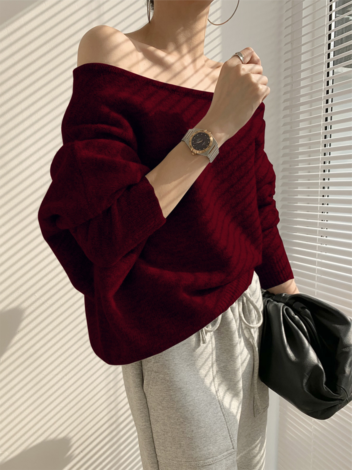 Burgundy wool off-shoulder jumper