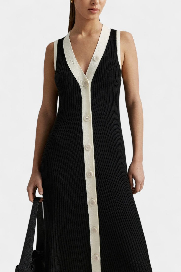 Contrast-button v-neck knit maxi dress