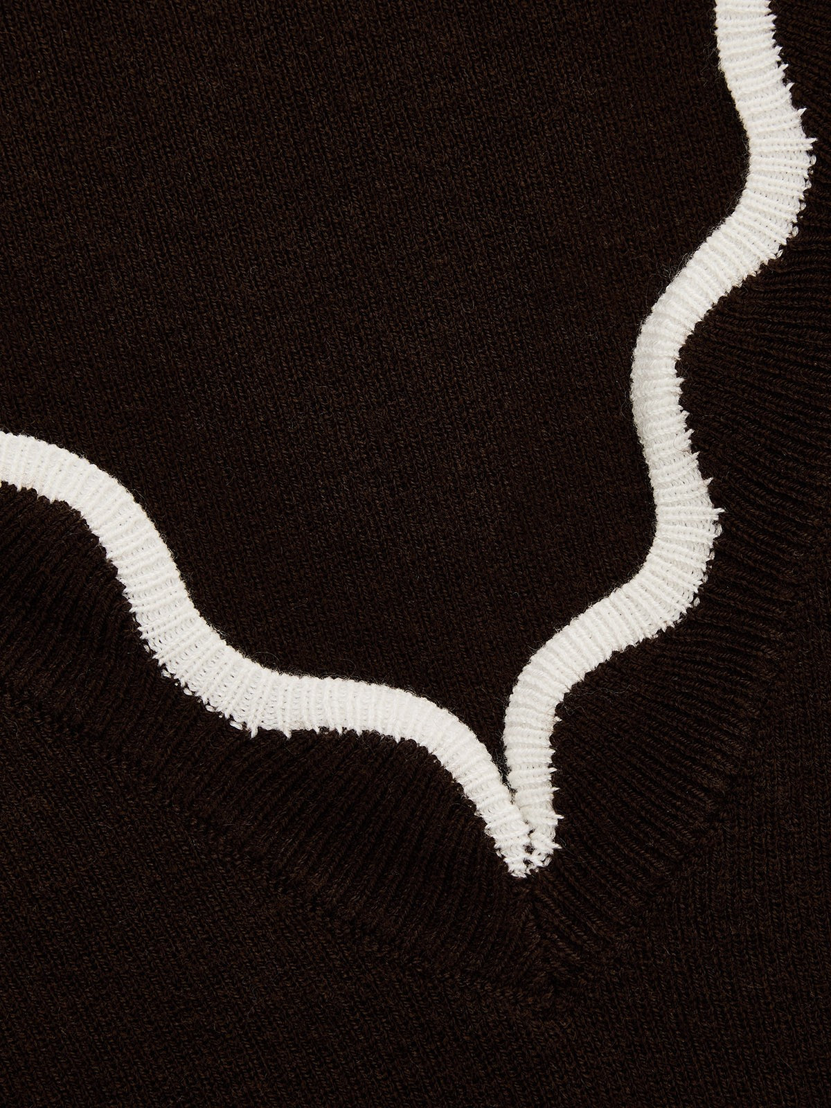 Scallop trim v-neck jumper