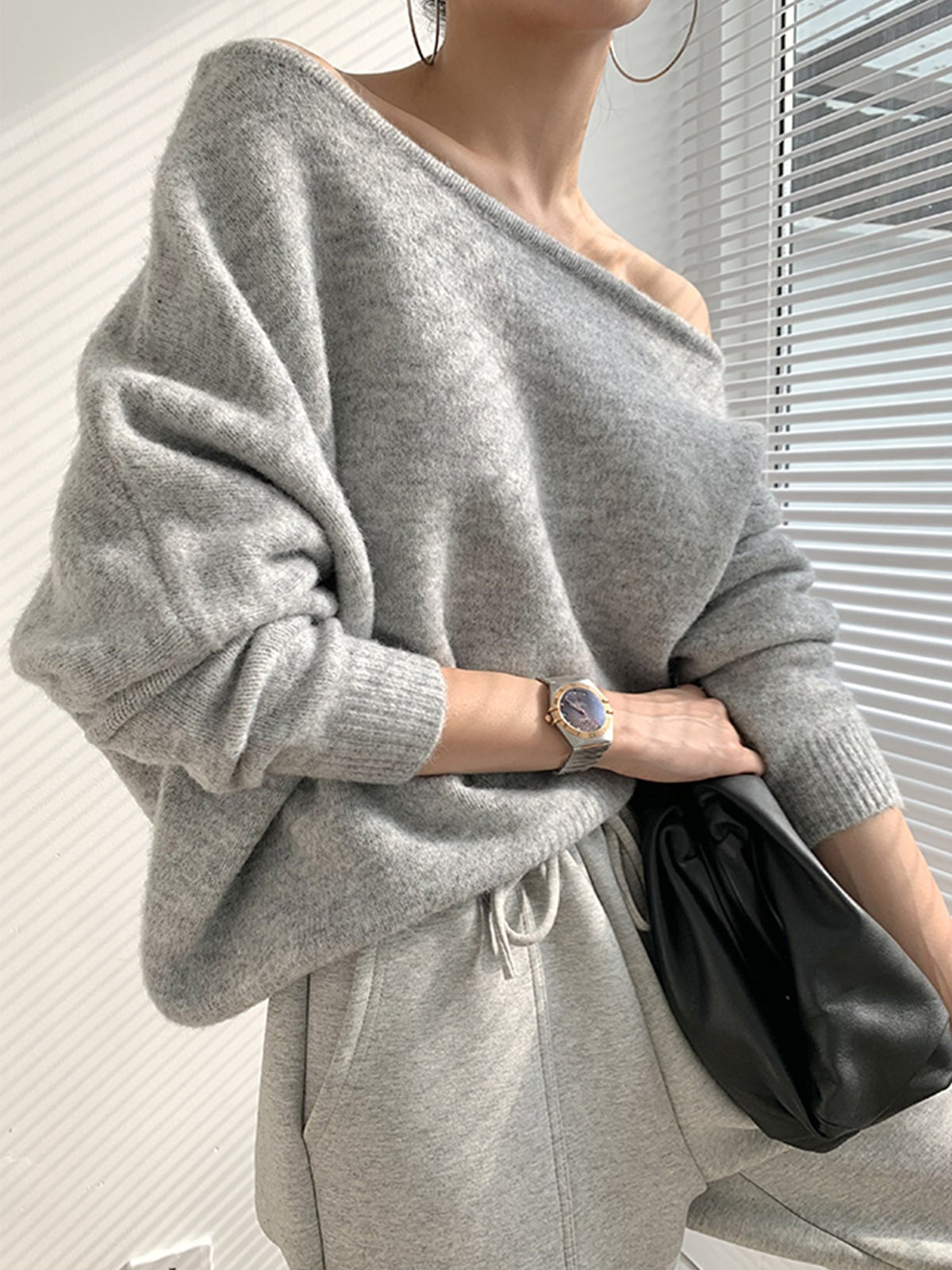 Wool off-shoulder jumper