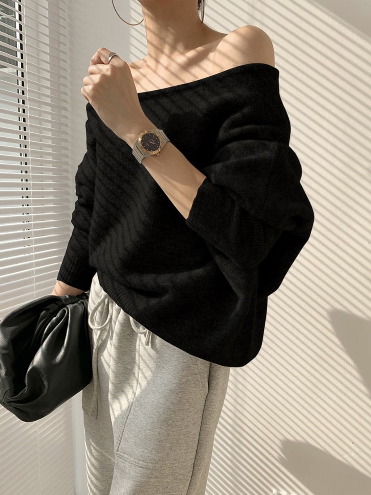 Wool off-shoulder jumper